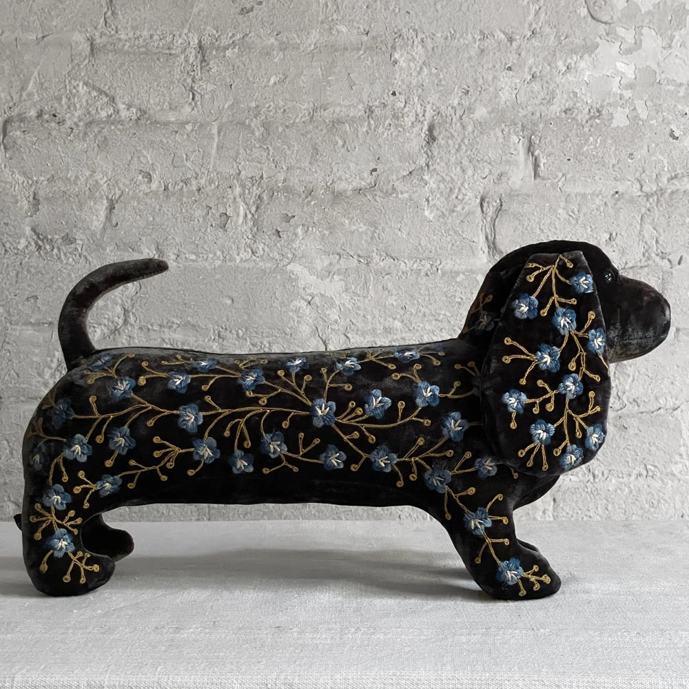 Anke Drechsel Anke Drechsel Embroidered Animals Misha Silk Velvet Dachshund In Nightshade 3 Anke Drechsel Anke Drechsel Embroidered Animals Misha Silk Velvet Dachshund In Nightshade