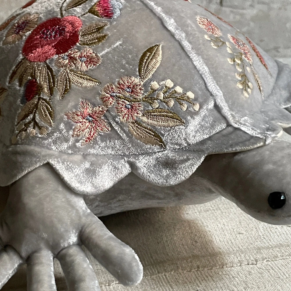 Anke Drechsel Liza Silk Velvet Embroidered Medium Turtle In S Blue Anke Drechsel Embroidered Animals 6 Anke Drechsel Liza Silk Velvet Embroidered Medium Turtle In S Blue Anke Drechsel Embroidered Animals