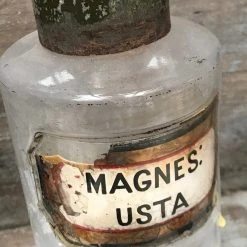 Vintage 19th Century Apothecary Jar - Magnes: Usta