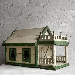 Vintage & Antiques Vintage Green Folk Art Cabin