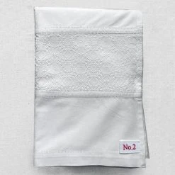 Bassett Hyde No. 2 Bathsheet Dining & Tabletop