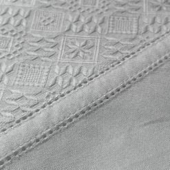 Bassett Hyde No. 2 Bathsheet Dining & Tabletop