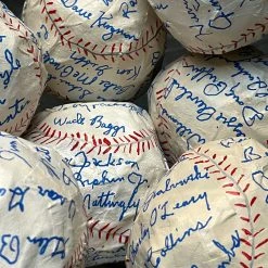 Bernie Kaminski 1977 New York Yankees Souvenir Baseball Object D'art