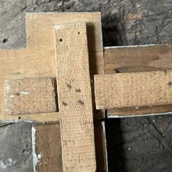 Vintage Frames Antique Black Forest Carved Frame (F607)