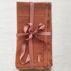 Set Of 6 Busatti Napkin Set In Bordeaux