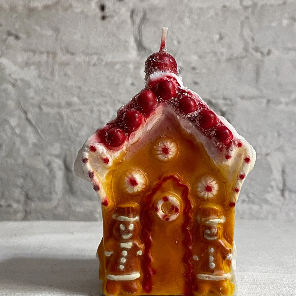 Cereria Introna Holiday Chocolate Gingerbread House Candle 4 Cereria Introna Holiday Chocolate Gingerbread House Candle