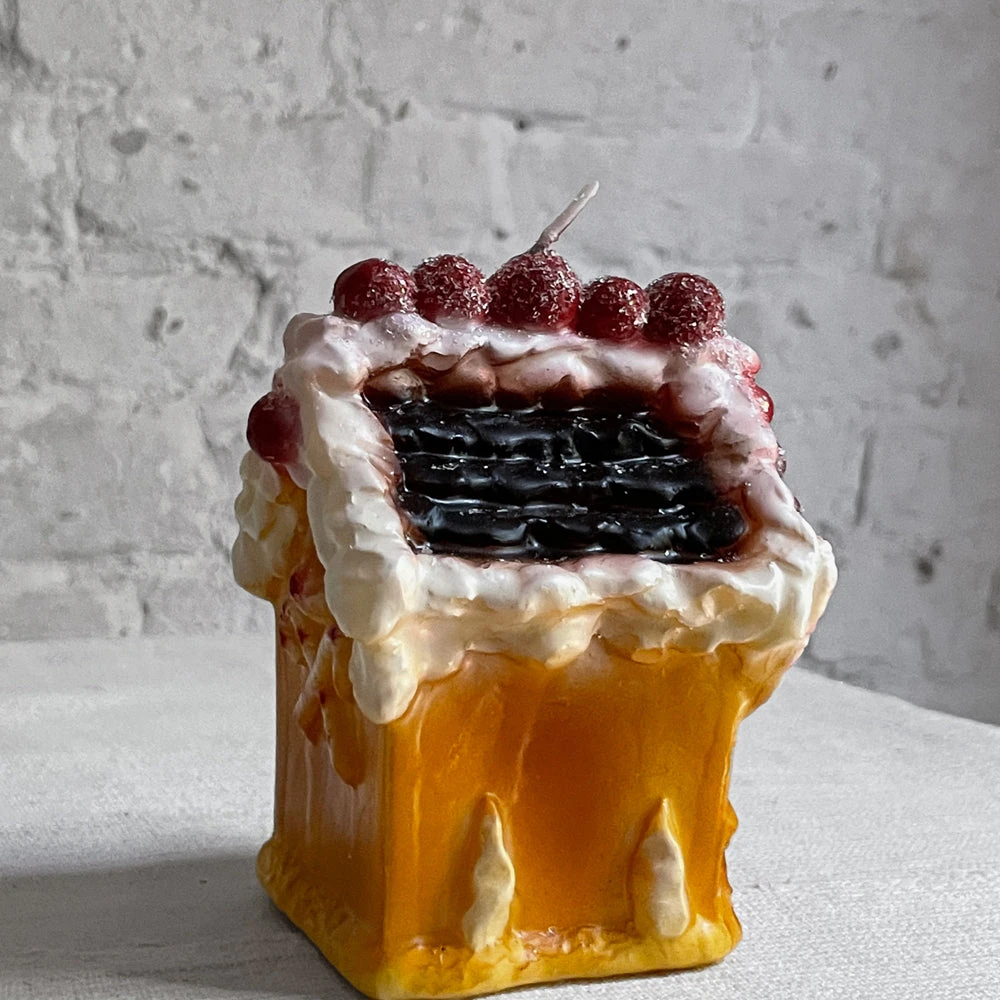 Cereria Introna Holiday Chocolate Gingerbread House Candle 5 Cereria Introna Holiday Chocolate Gingerbread House Candle