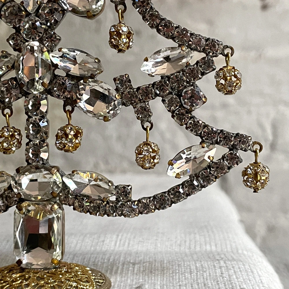 Nostalgie Christbaumschmuck Holiday Nostalgic Jeweled Glass Crystal Tree With Hanging Bells 4 Nostalgie Christbaumschmuck Holiday Nostalgic Jeweled Glass Crystal Tree With Hanging Bells