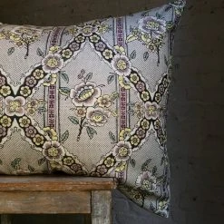 Antoinette Poisson Textiles & Rugs Large Guirlandes De Fleurs Pillow (No. 1B) With Linen Backing
